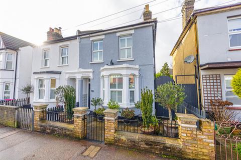 2 bedroom semi-detached house for sale, Cranleigh Drive, Leigh-on-sea, SS9