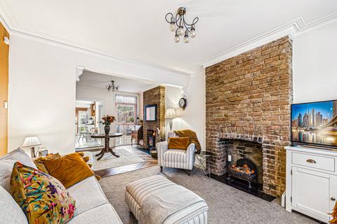 2 bedroom semi-detached house for sale, Cranleigh Drive, Leigh-on-sea, SS9