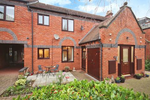 Priory Walk, Cross Street, Warwick, Warwickshire, CV34