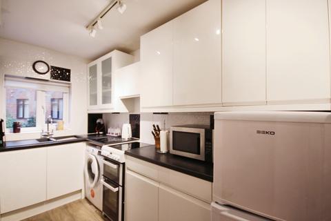 2 bedroom flat for sale, Priory Walk, Cross Street, Warwick, Warwickshire, CV34