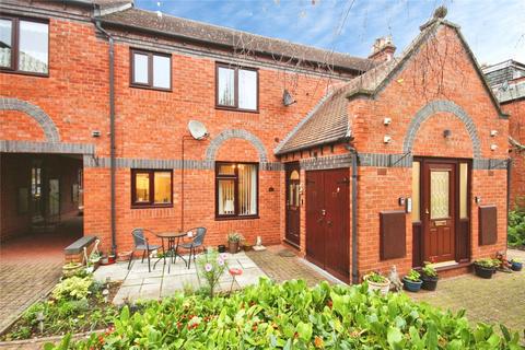 2 bedroom flat for sale, Priory Walk, Cross Street, Warwick, Warwickshire, CV34