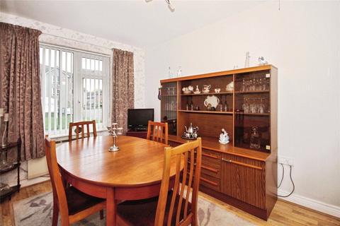 2 bedroom flat for sale, Priory Walk, Cross Street, Warwick, Warwickshire, CV34