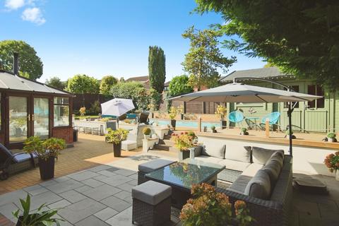 3 bedroom detached house for sale, Croft Road, Warwick, Warwickshire, CV35