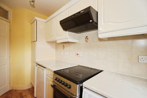 2 bedroom flat for sale, Priory Walk, Cross Street, Warwick, Warwickshire, CV34