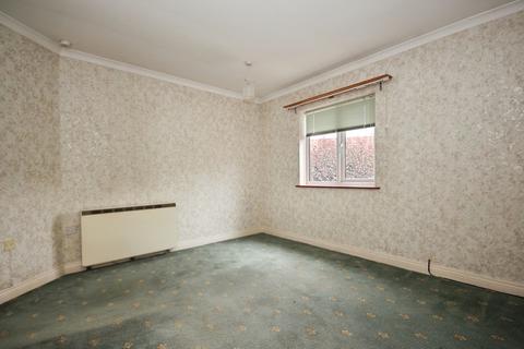 2 bedroom flat for sale, Priory Walk, Cross Street, Warwick, Warwickshire, CV34