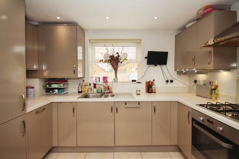 2 bedroom flat for sale, Vickers Way, Warwick, Warwickshire, CV34