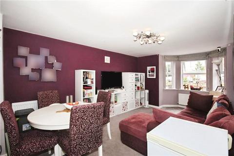 2 bedroom flat for sale, Vickers Way, Warwick, Warwickshire, CV34
