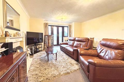 2 bedroom flat for sale, Holioake Drive, Warwick, CV34