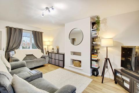 3 bedroom terraced house for sale, Holdcroft Close, Blunsdon, SN26