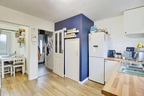 3 bedroom terraced house for sale, Holdcroft Close, Blunsdon, SN26