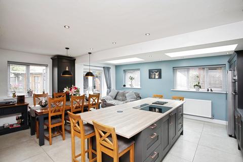 3 bedroom detached house for sale, St. Matthews Close, Nuneaton, Warwickshire, CV10