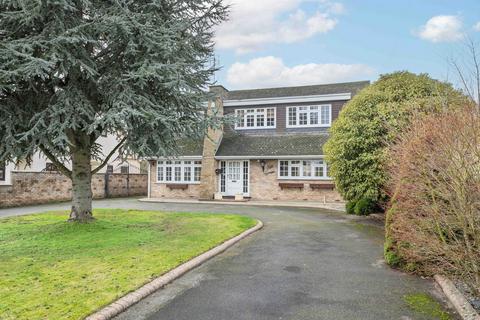 4 bedroom detached house for sale, Church Road, Ramsden Bellhouse, CM11