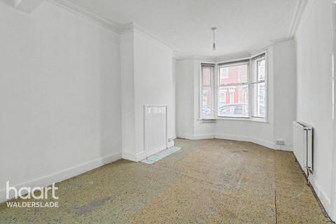 3 bedroom terraced house to rent, Jefferson Road, SHEERNESS