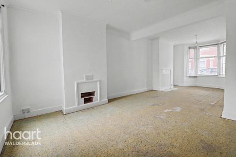 3 bedroom terraced house to rent, Jefferson Road, SHEERNESS