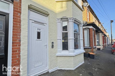 3 bedroom terraced house to rent, Jefferson Road, SHEERNESS