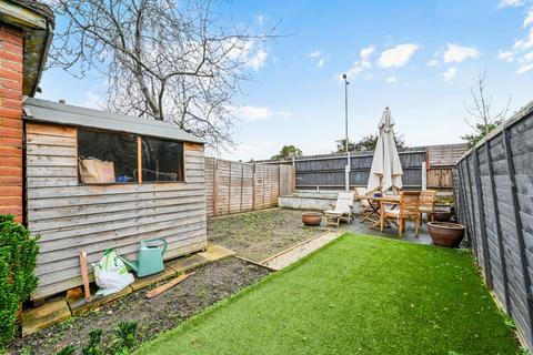2 bedroom maisonette for sale, Aboyne Drive, London SW20