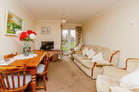 2 bedroom flat for sale, Cresswell Crescent, Walsall, West Midlands, WS3