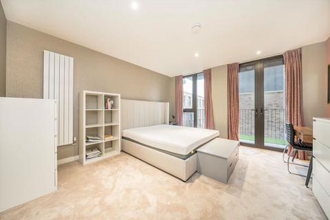 undefined, Admiralty Avenue, London E16