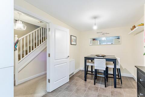 undefined, Well Spring Close, Finedon, NN9