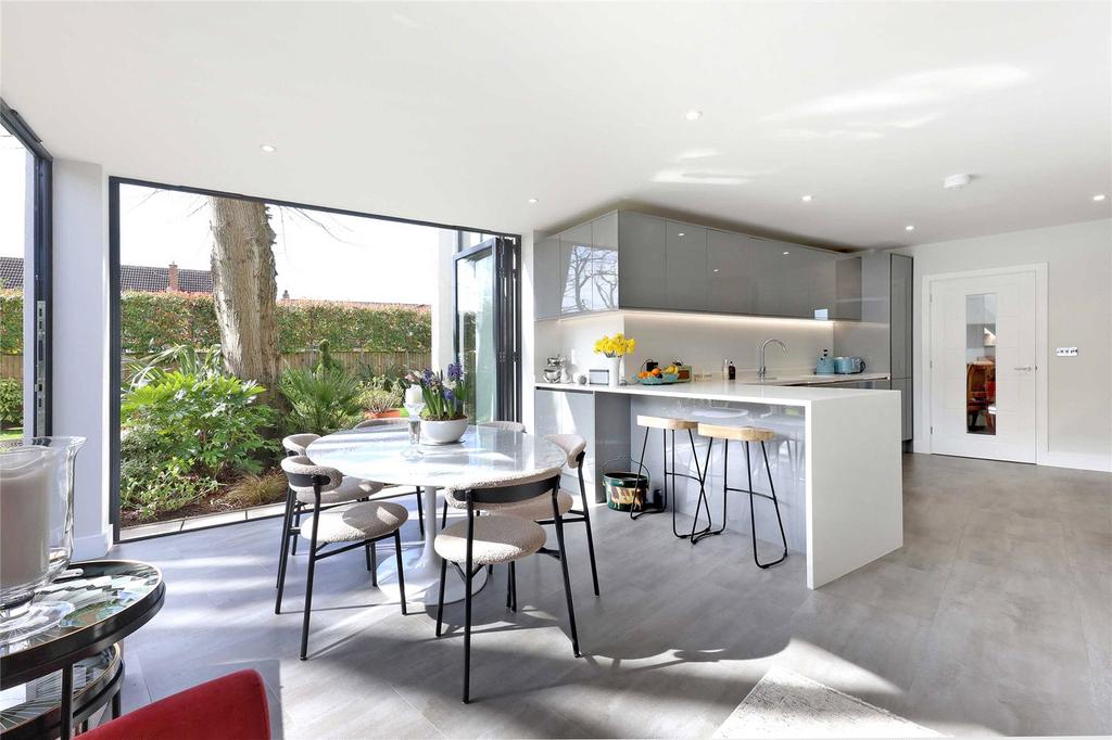 Kitchen/Dining Room