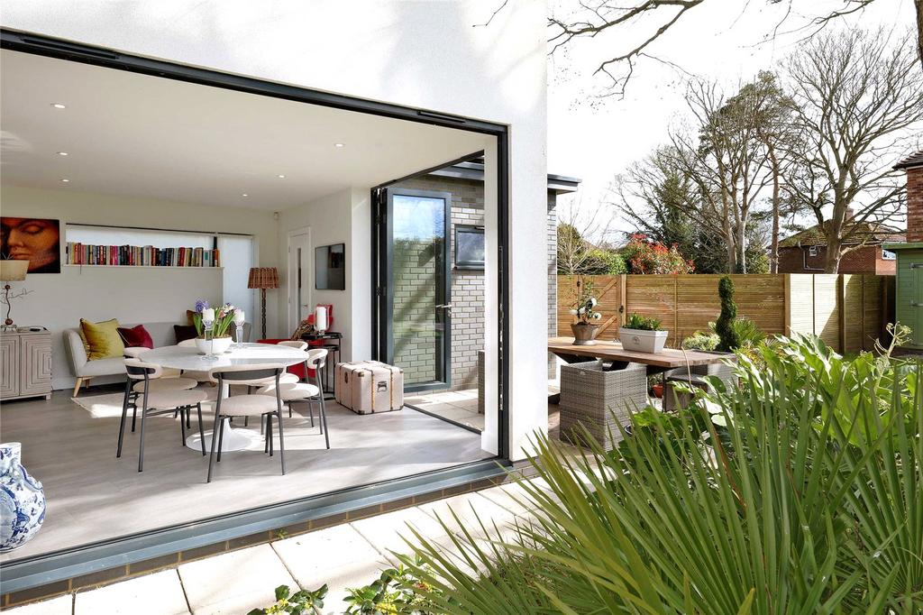 Kitchen/Dining/Patio