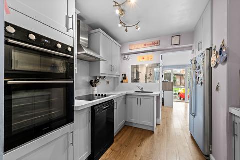 3 bedroom terraced house for sale, Bidhams Crescent, Tadworth KT20