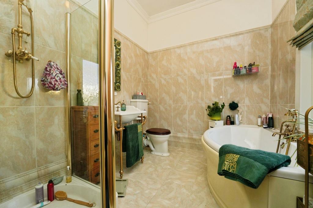 Master Ensuite