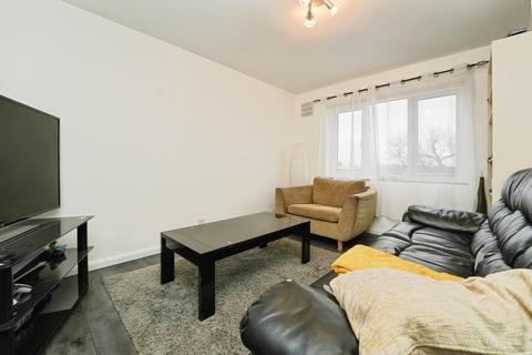 3 bedroom flat for sale, Wheelwright Close, Worcester, Worcestershire, WR4