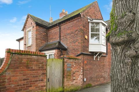 Semi-detached house - Henwick Road, Worcester, Worcestershire, WR2