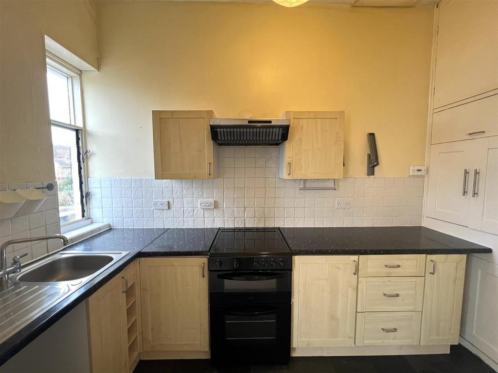 Kitchen 1.jpg