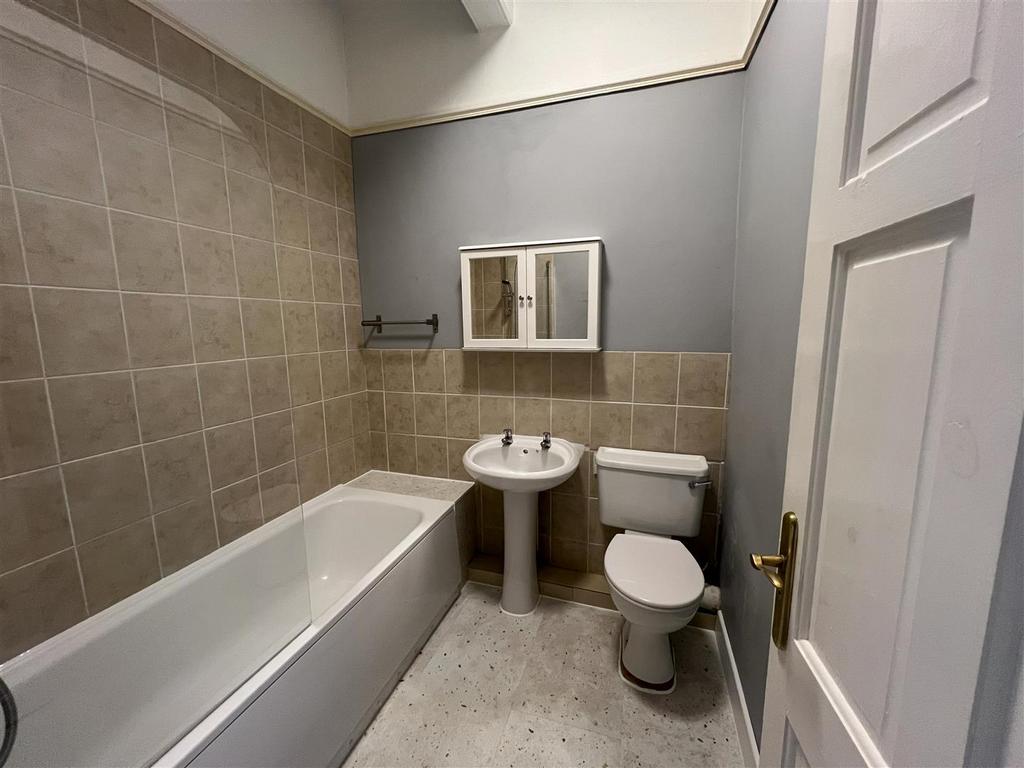 Bath 1.jpg