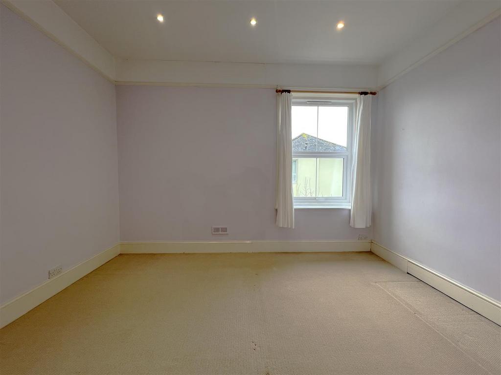 Bedroom 3.jpg