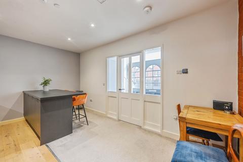 undefined, Tolson Court, Fazeley, Tamworth, Staffordshire, B78