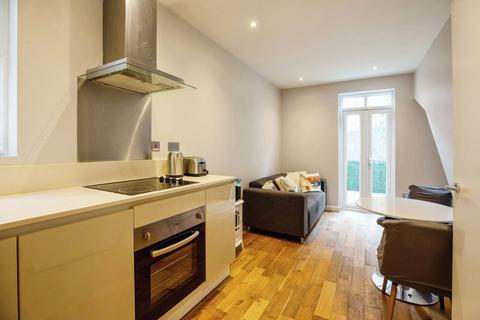 1 bedroom flat for sale, Pennard Road, Shepherd's Bush, London, W12