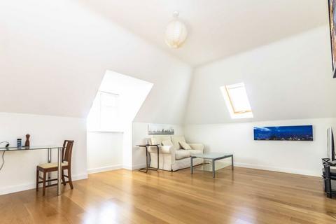 1 bedroom flat to rent, Langley Avenue, Surbiton KT6