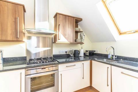 1 bedroom flat to rent, Langley Avenue, Surbiton KT6