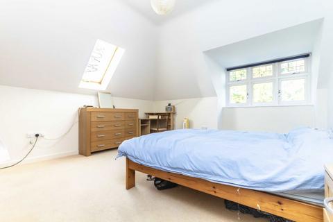 1 bedroom flat to rent, Langley Avenue, Surbiton KT6
