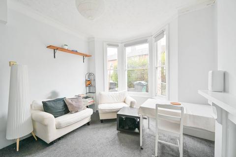 2 bedroom flat to rent, Wingford Road, Brixton, London, SW2