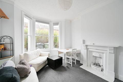 2 bedroom flat to rent, Wingford Road, Brixton, London, SW2