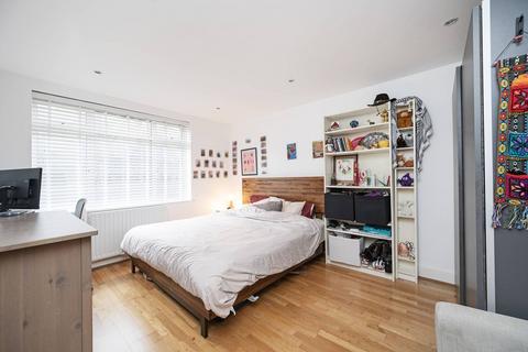 2 bedroom flat for sale, Osier Court, Osier Street, Stepney, London, E1