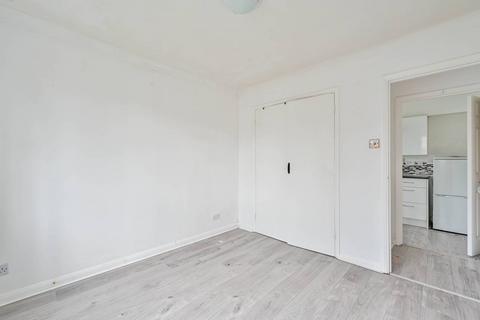 undefined, Belvedere Close, Stoughton, Guildford, GU2