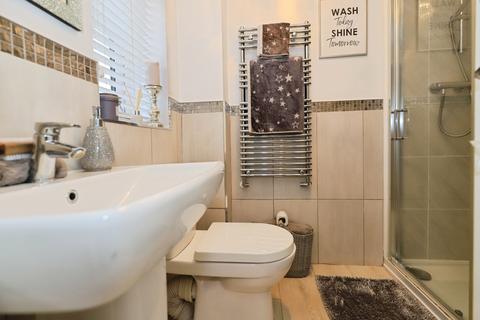 undefined, Columbia Crescent, WOLVERHAMPTON, West Midlands, WV10