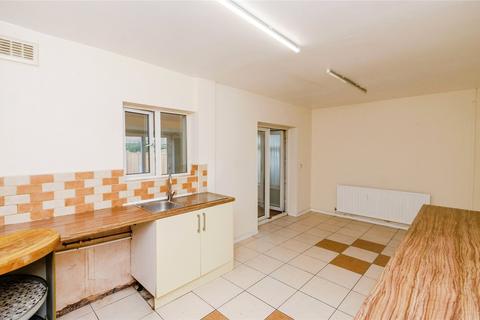 4 bedroom terraced house for sale, Kelvin Place, Walsall, West Midlands, WS2
