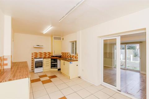 4 bedroom terraced house for sale, Kelvin Place, Walsall, West Midlands, WS2