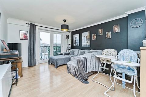 2 bedroom flat for sale, Waterfront Way, Walsall, West Midlands, WS2