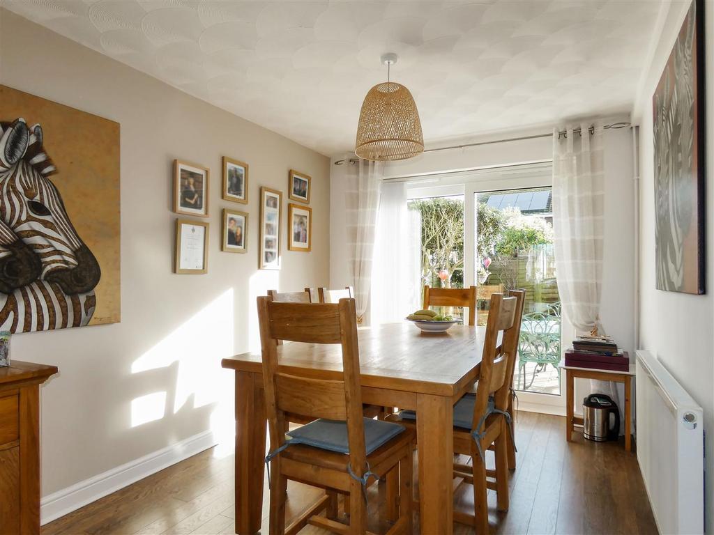 Lounge/Dining Room