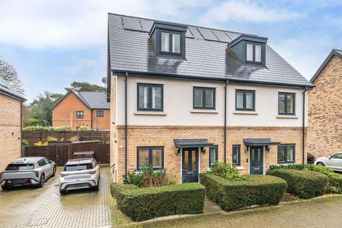 3 bedroom semi-detached house for sale, Johnstone Close, Berkshire RG12
