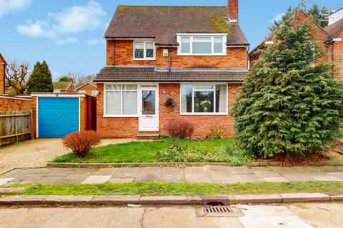 4 bedroom detached house for sale, Meredith Close, Pinner HA5