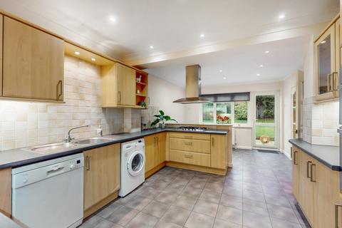 4 bedroom detached house for sale, Meredith Close, Pinner HA5