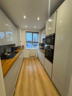 2 bedroom flat for sale, Birnbeck Court, Finchley Road Temple Fortune NW11 6BB